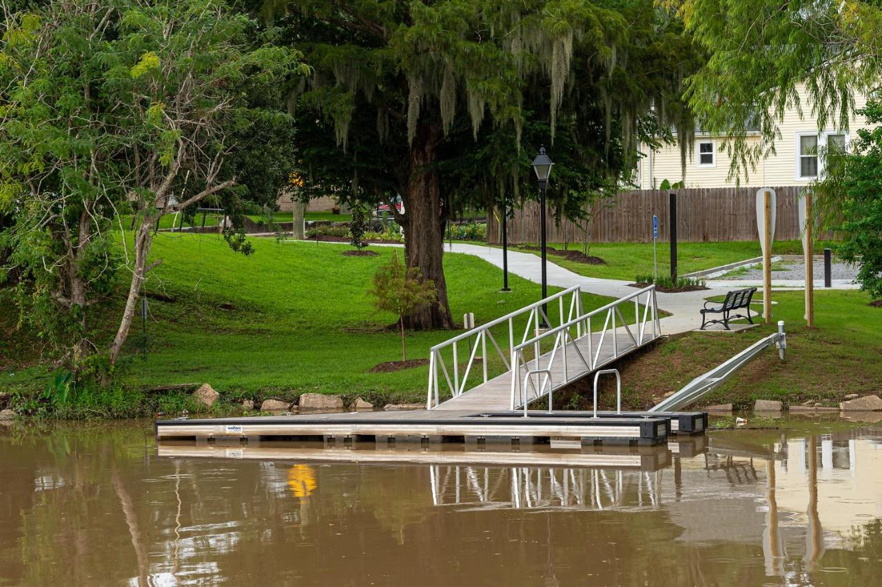 Chateau Royale, Pet Friendly, On Bayou, Downtown! New Iberia Dış mekan fotoğraf