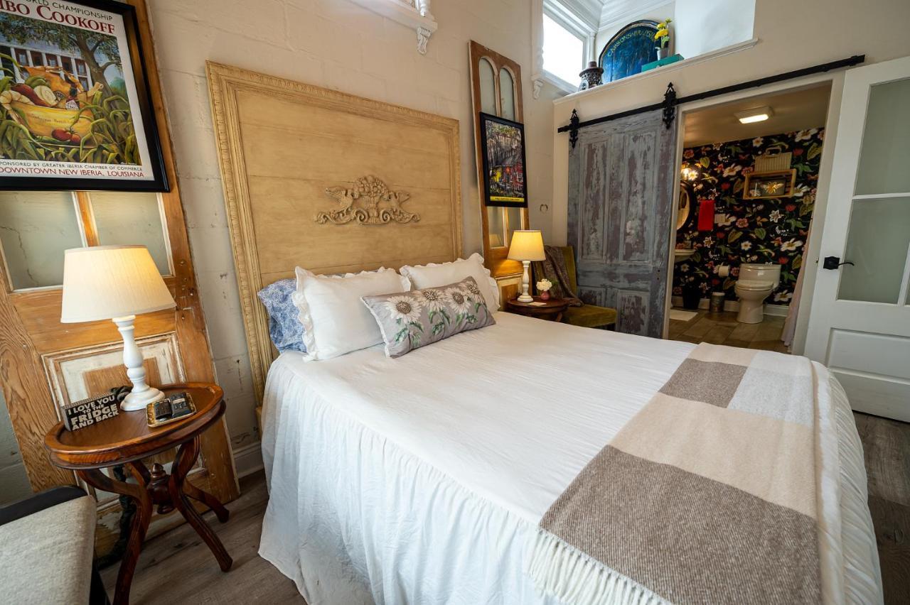 Chateau Royale, Pet Friendly, On Bayou, Downtown! New Iberia Dış mekan fotoğraf